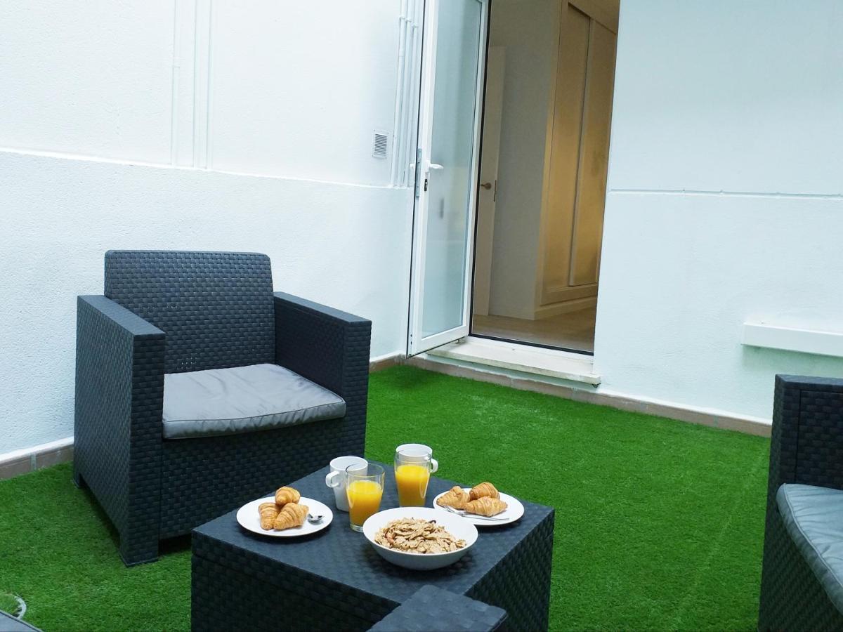 Dl Patio Malaga Apartment Bagian luar foto